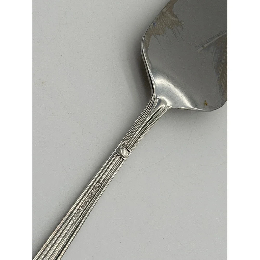 Stainless Korea Pie Cake Server Ribbed Fluted Handle Silver Polished Finish